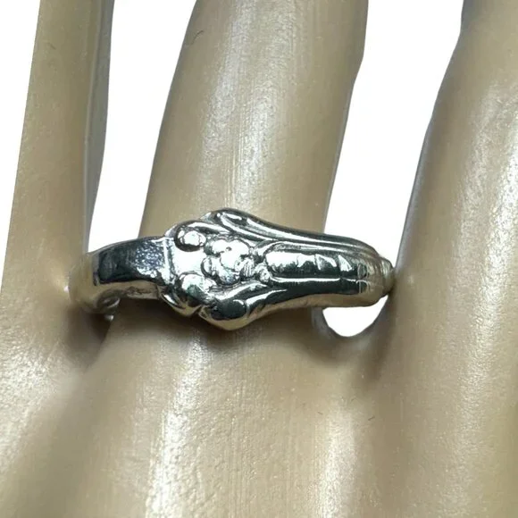 Antique British Silverware Ring Artisan Crafted from Silver Plated Bread Fork - Picture 3 of 14
